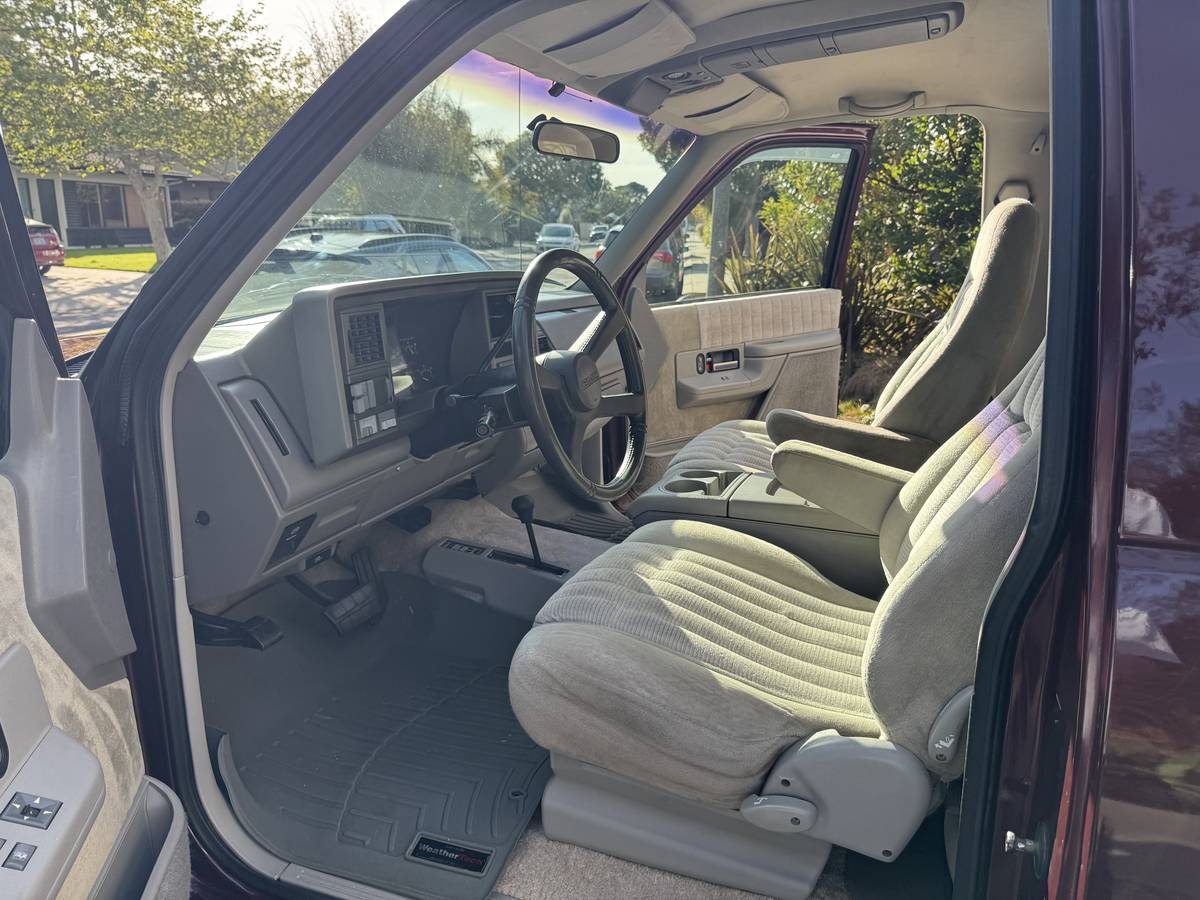 Gmc-yukon-1994-red-5