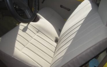 Hilux-toyota-pickup-1986-yellow-1