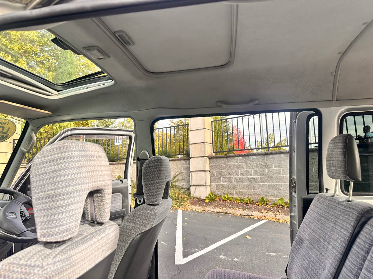 Honda-1992-silver-75