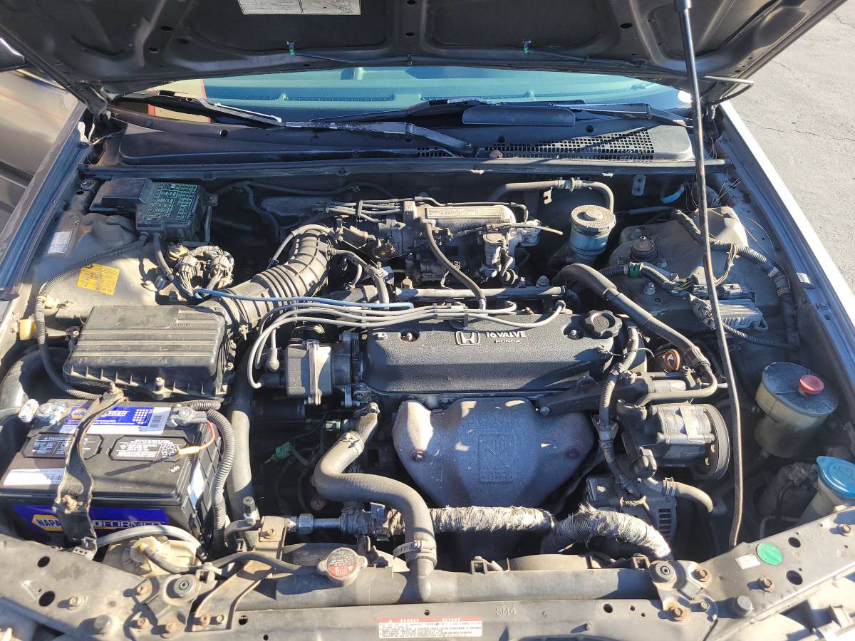 Honda-accord-1992-10