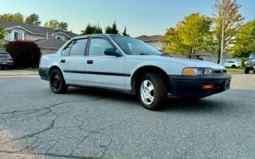 Honda-accord-4-door-sedan-1992-white-2