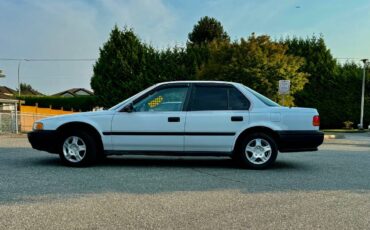 Honda-accord-4-door-sedan-1992-white-3