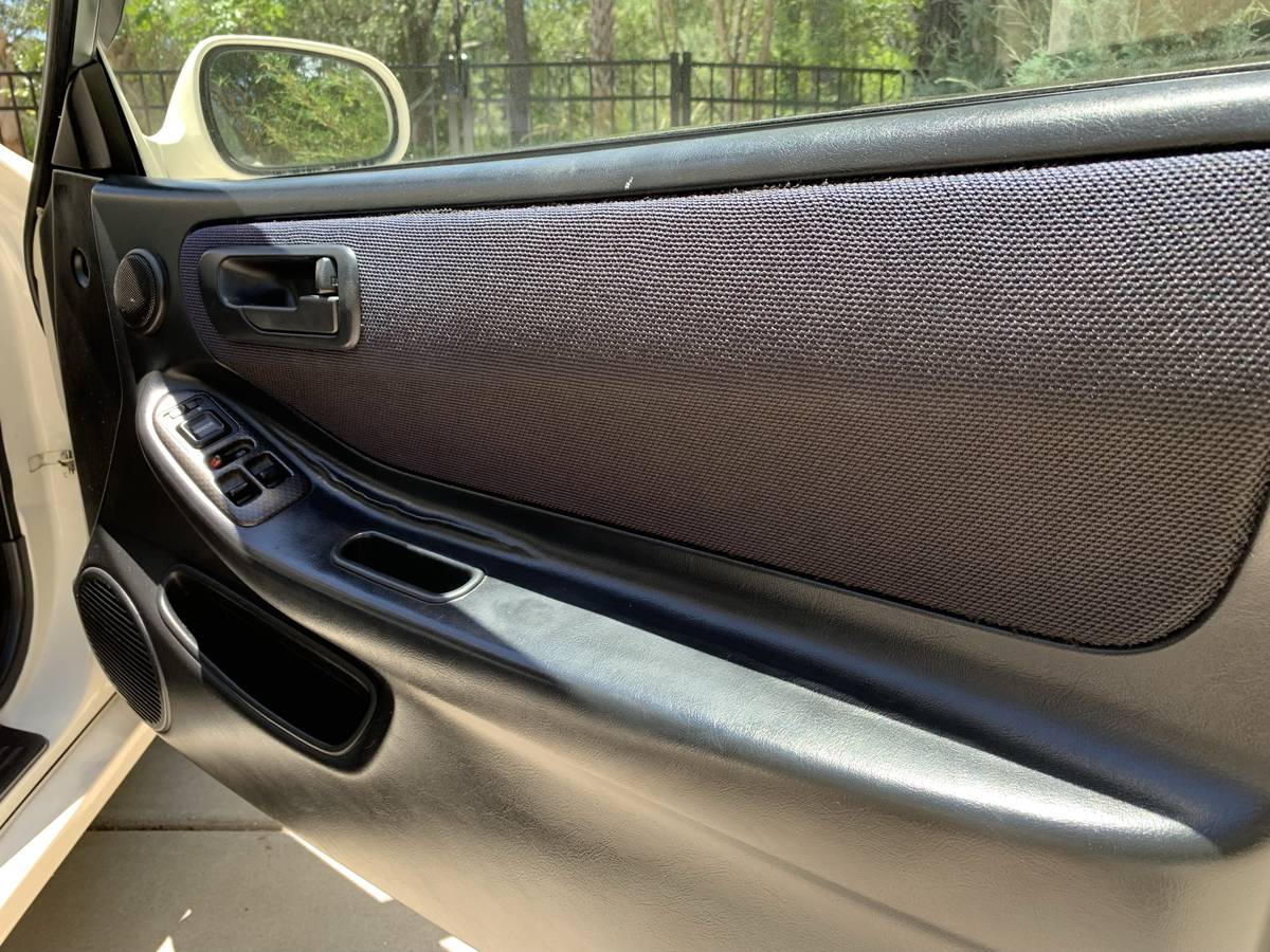 Honda-integra-1996-white-18