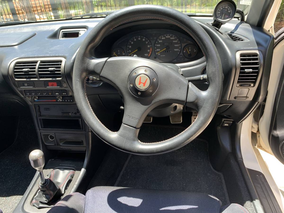 Honda-integra-1996-white-4