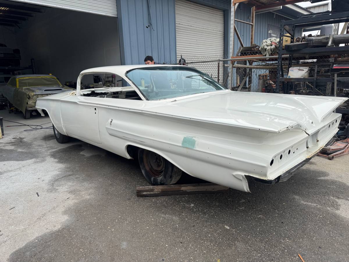 Impala-1960-white-4