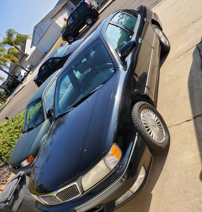 Infiniti-i30-1996-black-1