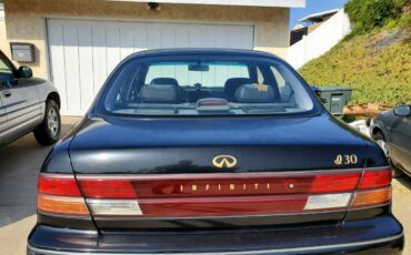 Infiniti-i30-1996-black-2