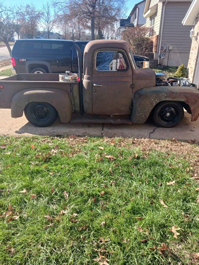 International-1951-brown