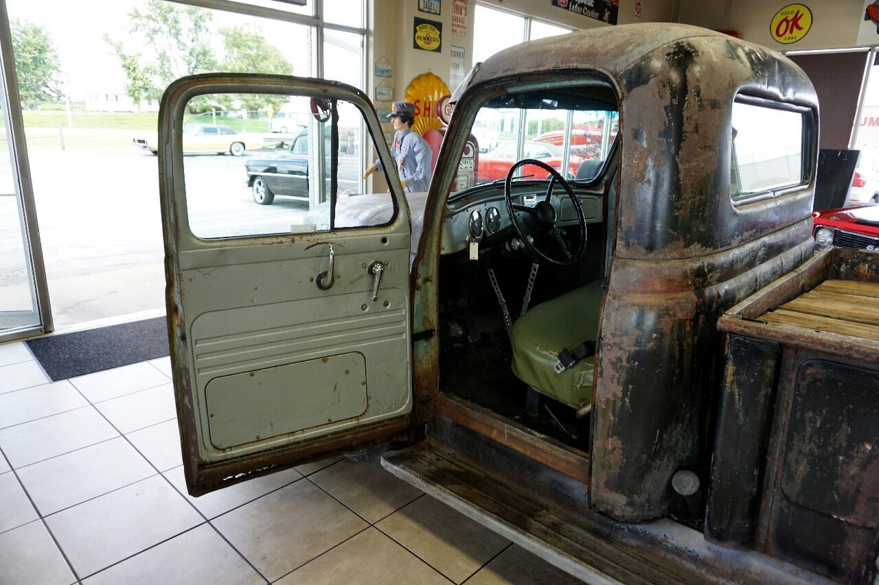 International-1955-Classic-Car-21