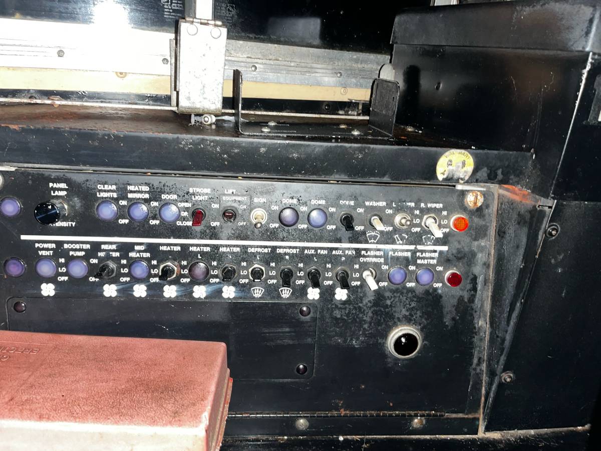 International-3800-diesel-1994-custom-1