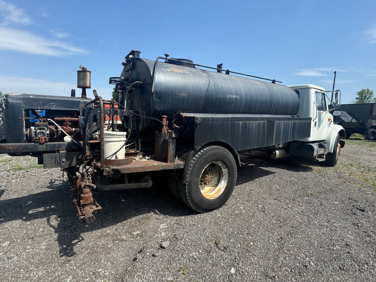 International-4600-1993-white-4