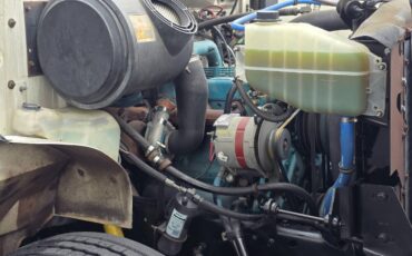 International-4900-diesel-1989-white-21