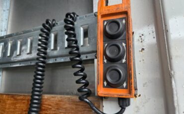 International-4900-diesel-1989-white-3