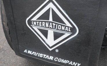 International-4900-diesel-1990-white-20