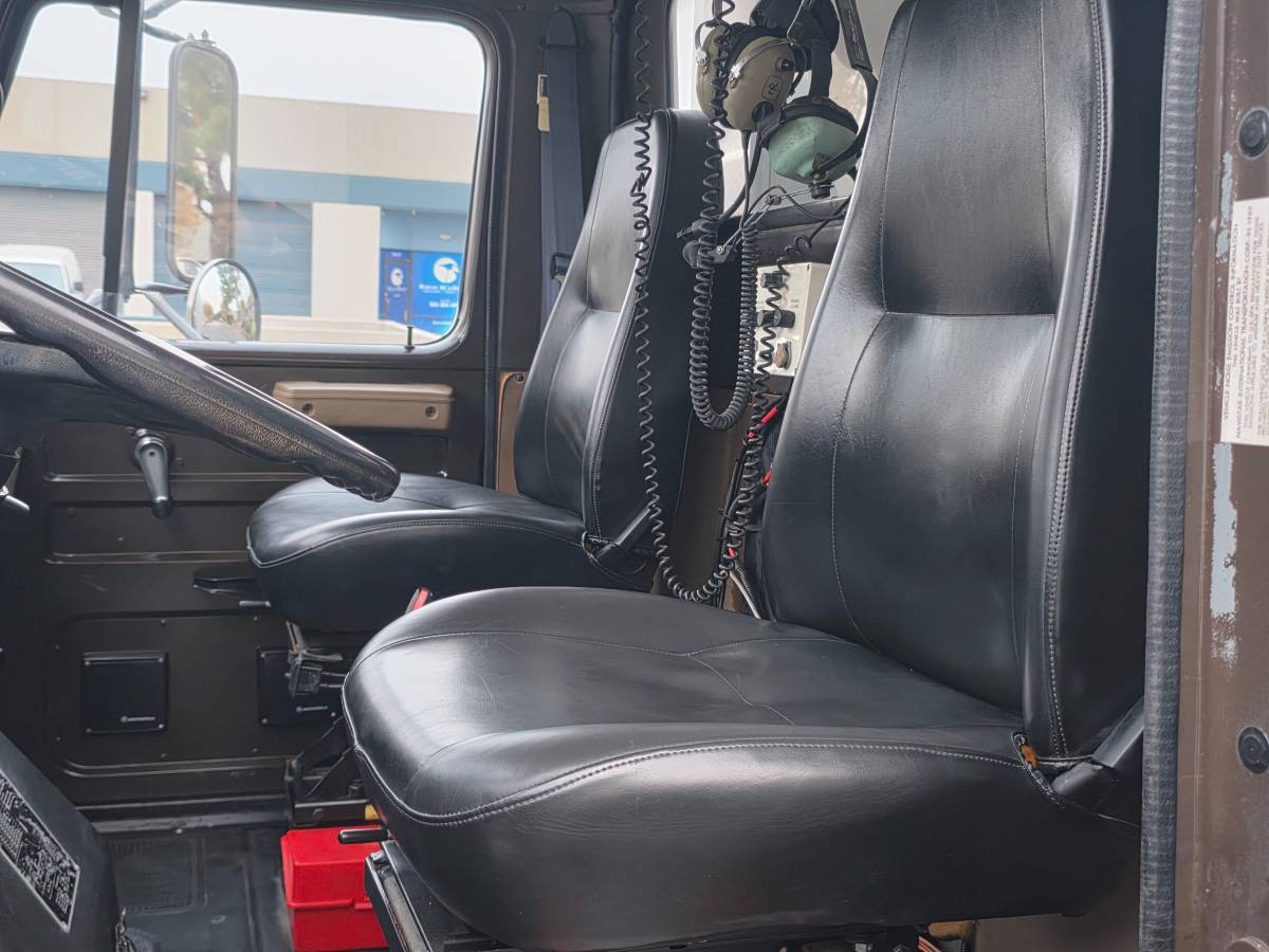 International-4900-diesel-1990-white-8