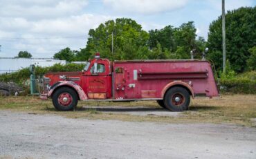 International-Fire-Truck-1951-2-Door-1