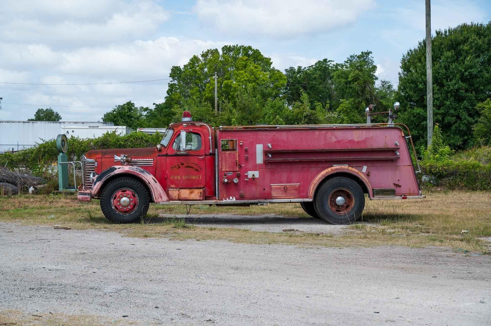 International-Fire-Truck-1951-2-Door-1