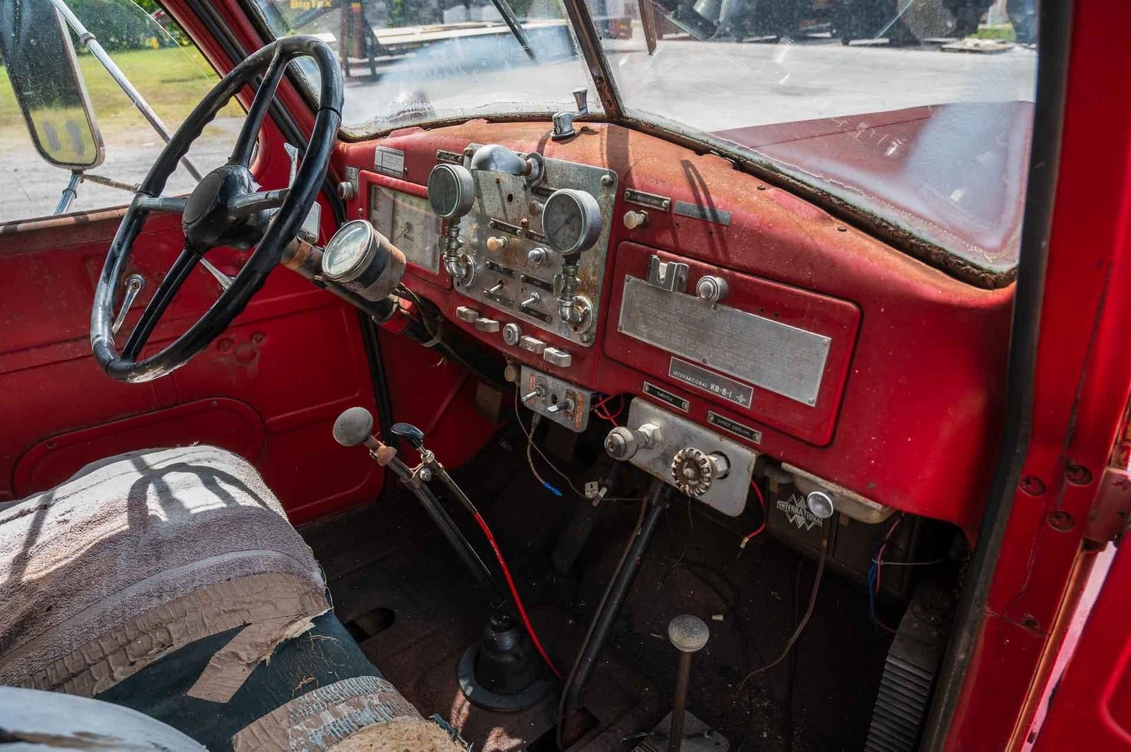 International-Fire-Truck-1951-2-Door-12