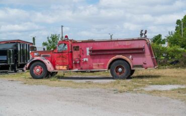 International-Fire-Truck-1951-2-Door-18