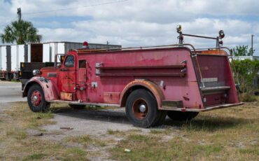 International-Fire-Truck-1951-2-Door-19
