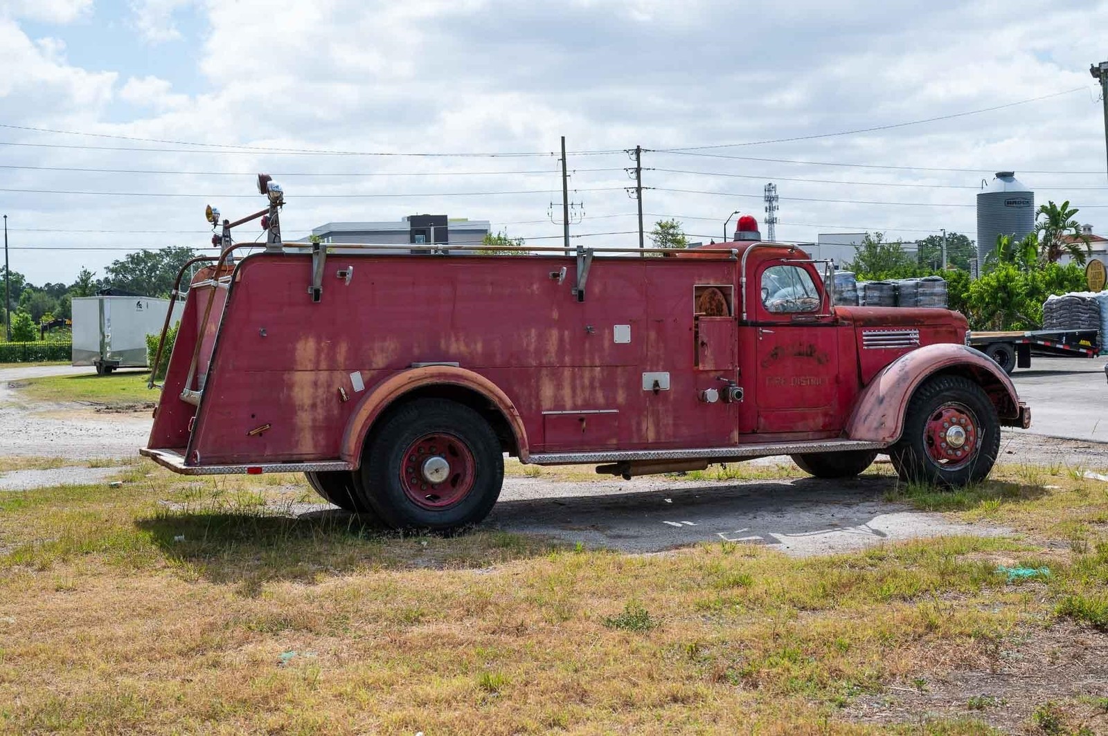 International-Fire-Truck-1951-2-Door-20