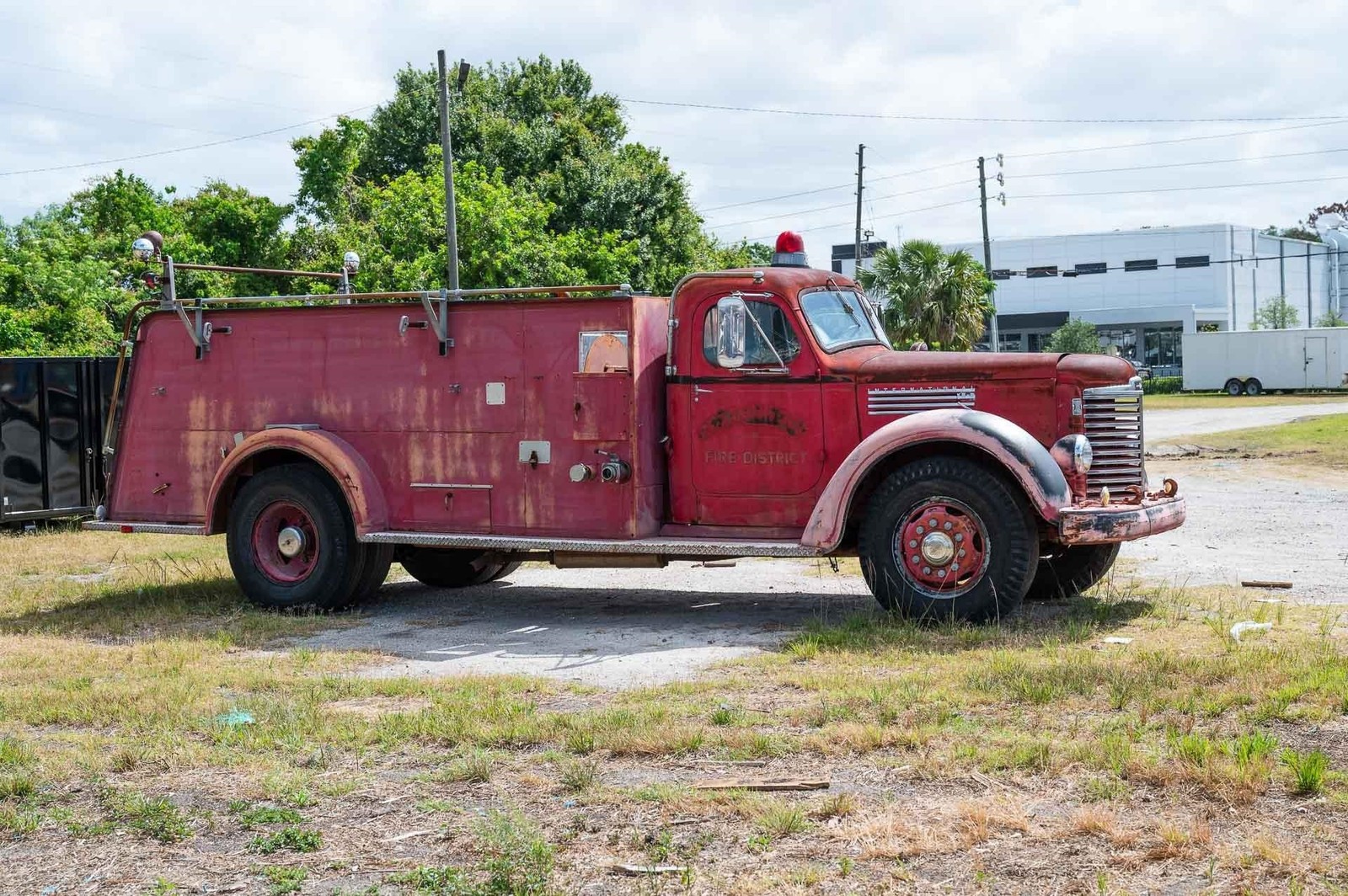 International-Fire-Truck-1951-2-Door-22
