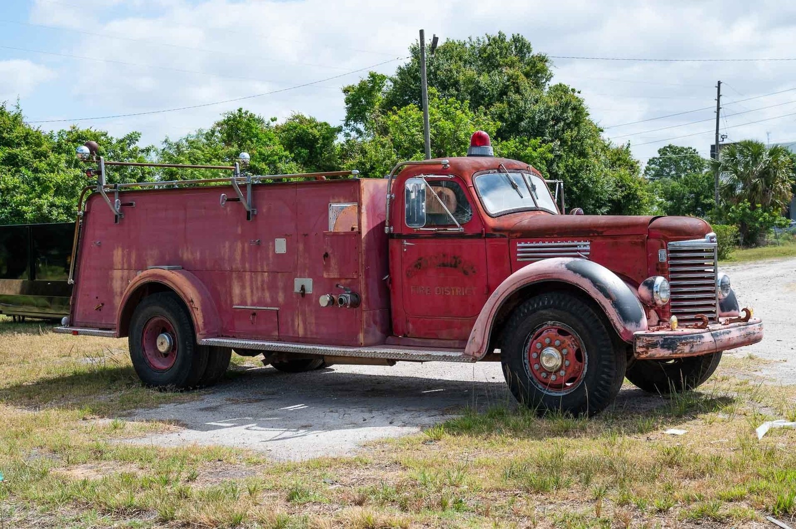 International-Fire-Truck-1951-2-Door-23