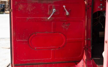 International-Fire-Truck-1951-2-Door-25