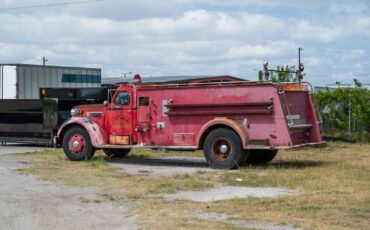International-Fire-Truck-1951-2-Door-3
