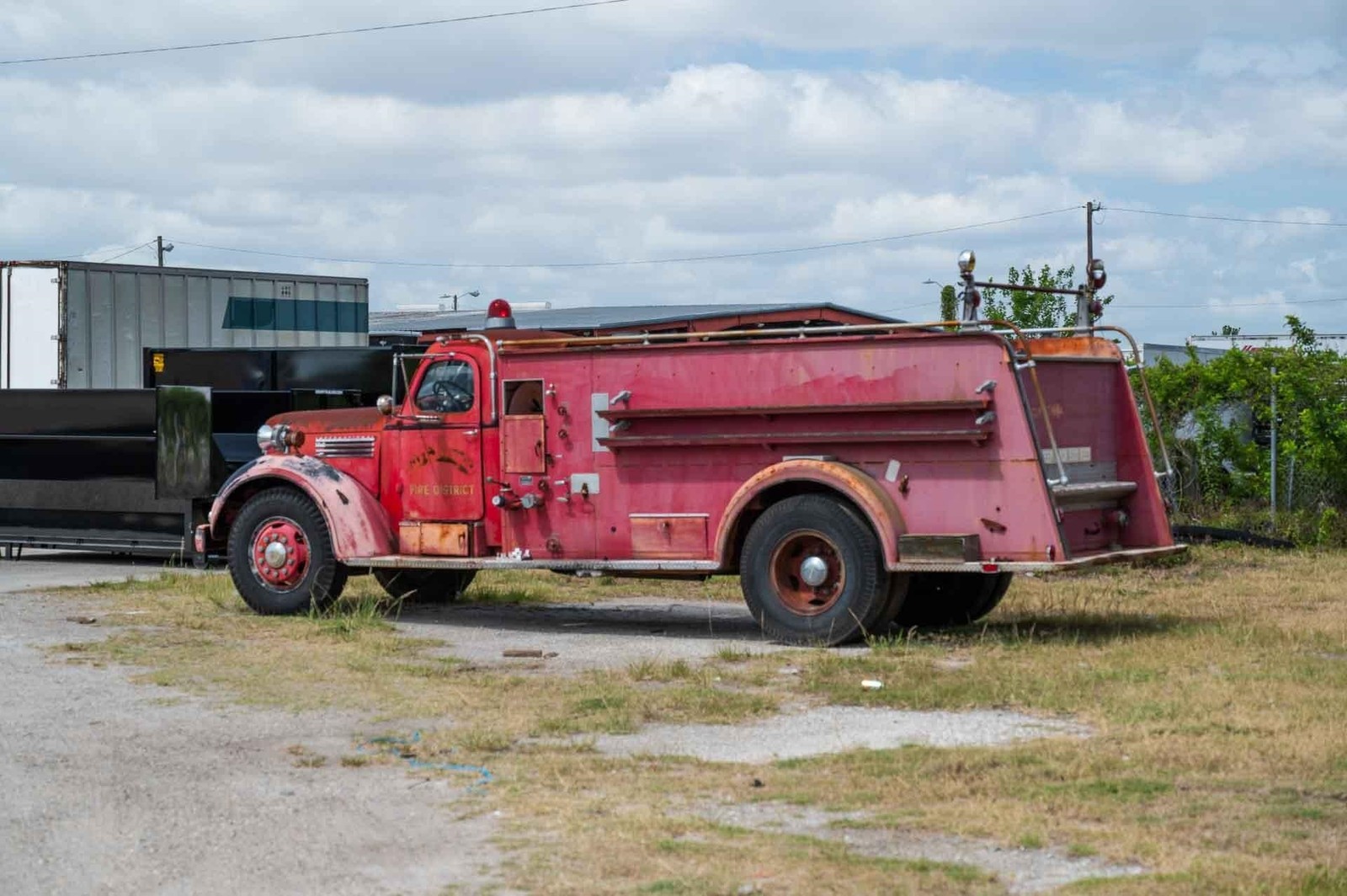 International-Fire-Truck-1951-2-Door-3
