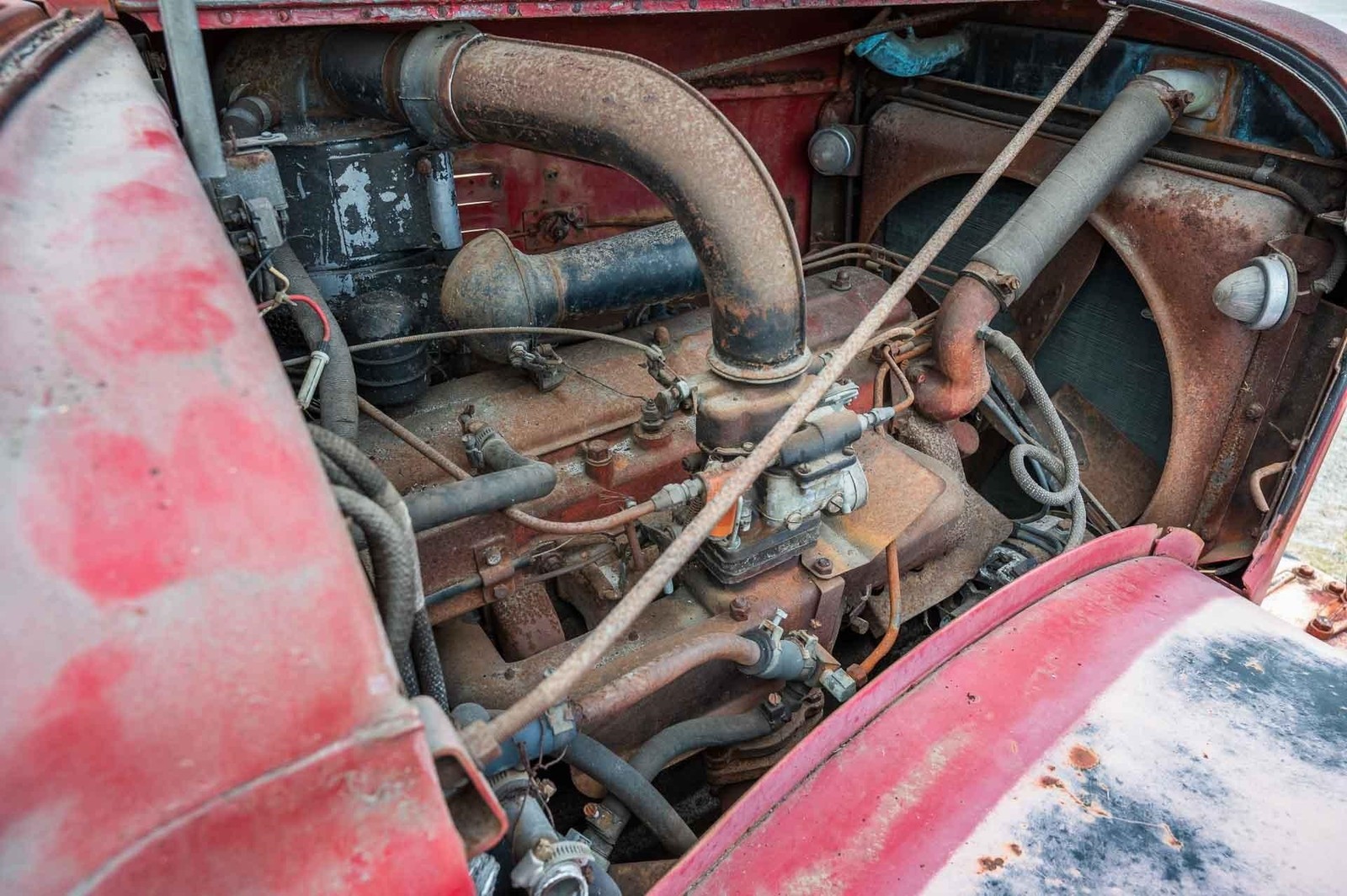 International-Fire-Truck-1951-2-Door-39