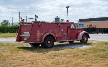 International-Fire-Truck-1951-2-Door-5