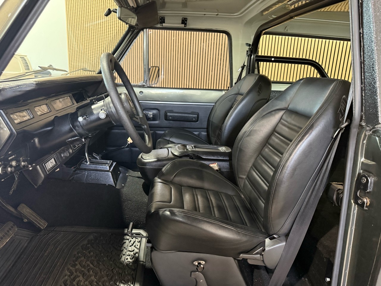 International-Scout-II-1977-SUV-30