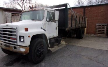 International-diesel-1987-white-1