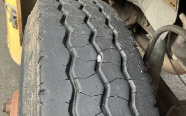 International-dt466-diesel-1989-yellow-4