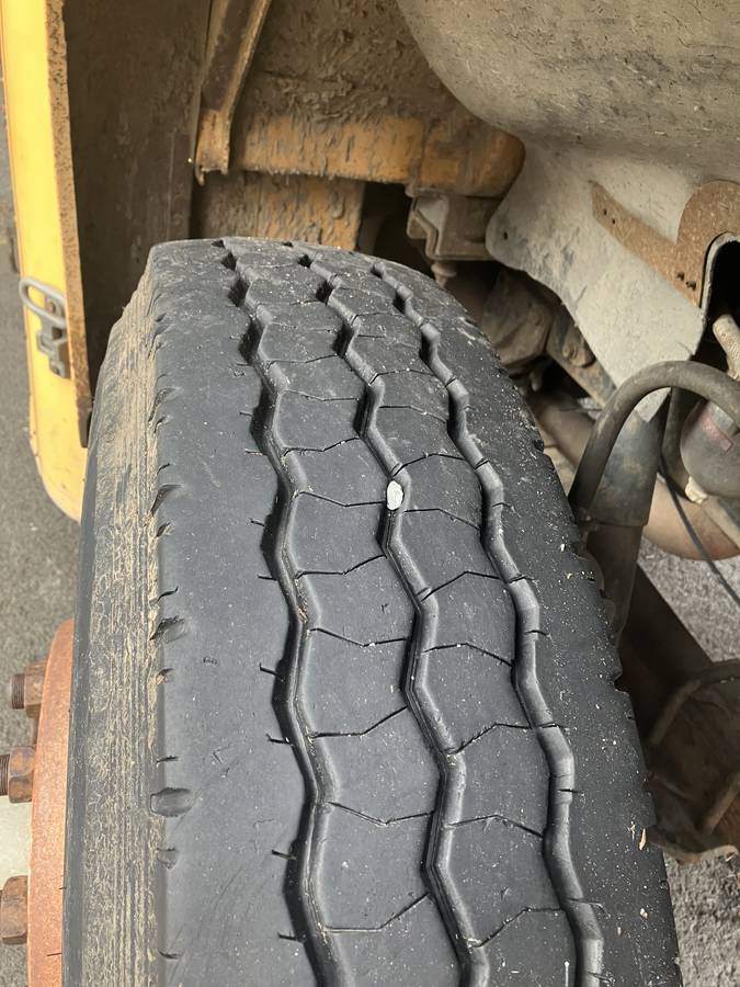 International-dt466-diesel-1989-yellow-4