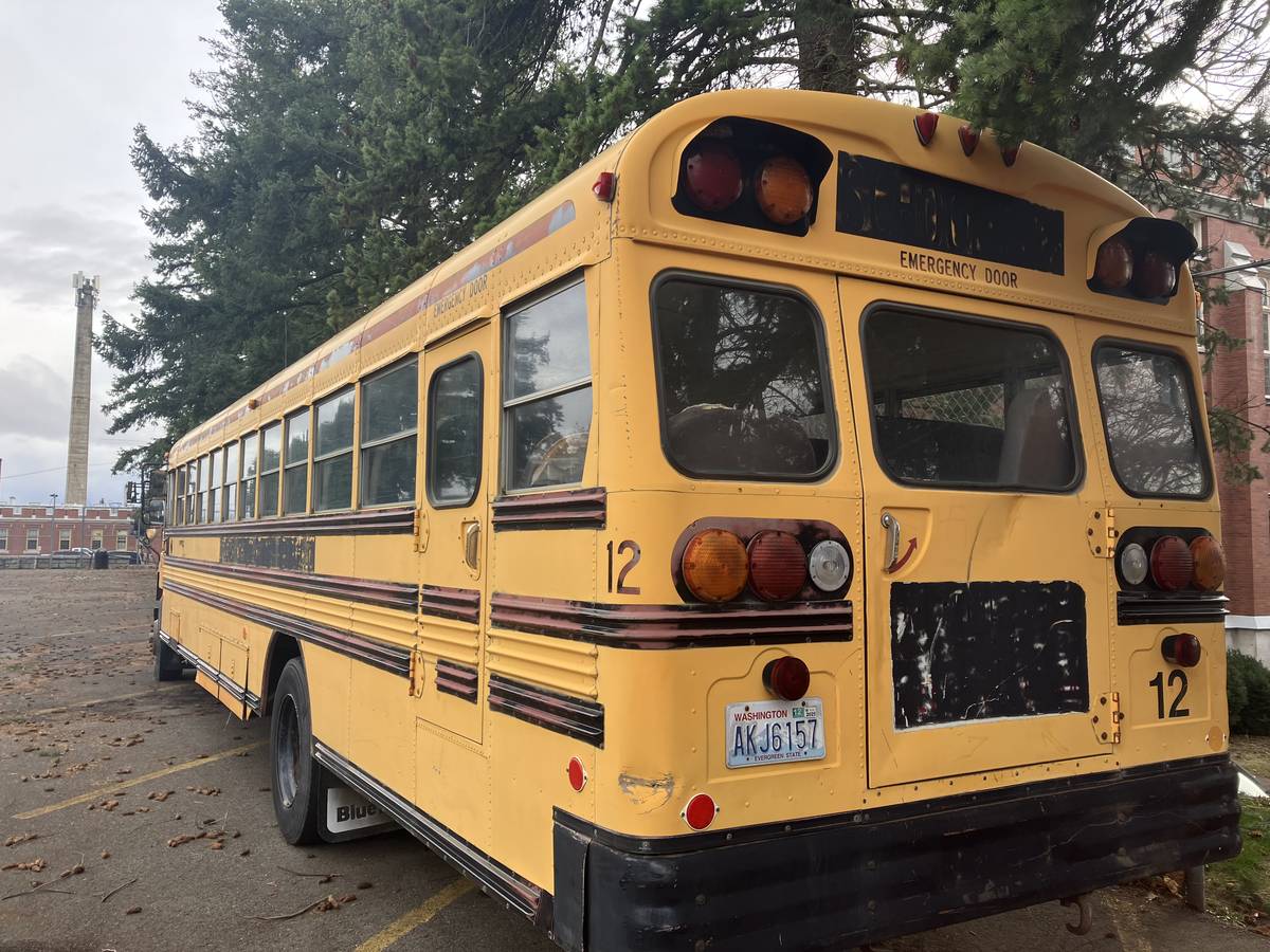 International-dt466-diesel-1989-yellow