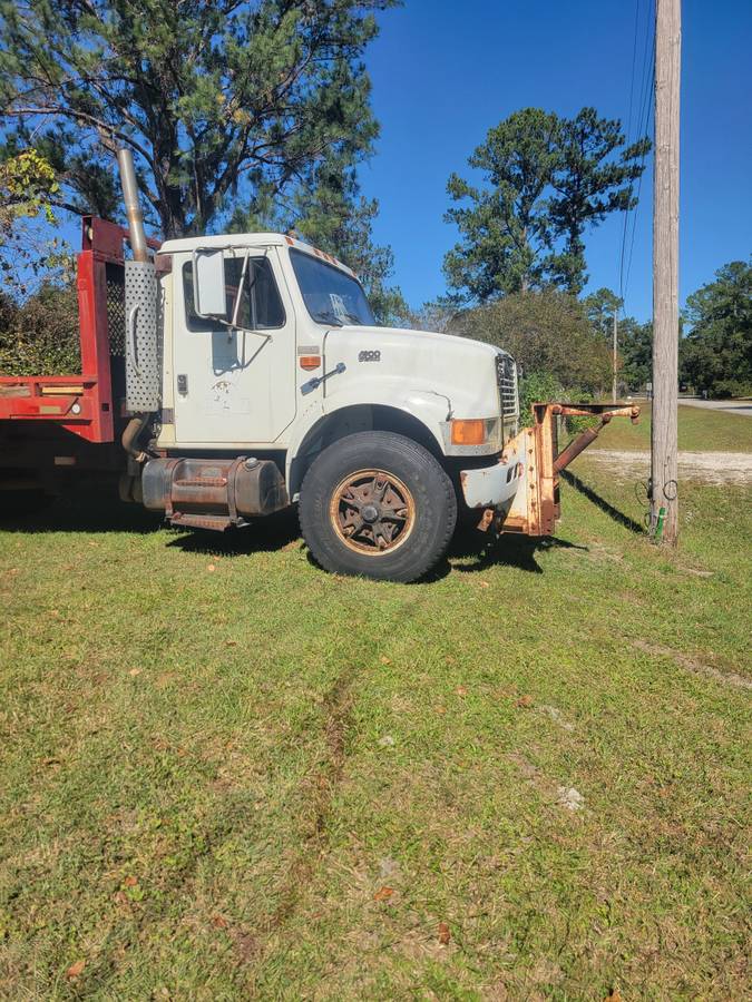 International-flatbed-diesel-1994-white-2