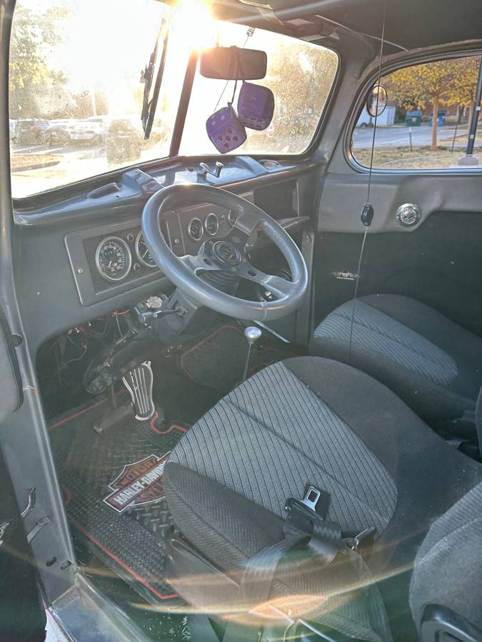 International-harvester-1949-custom-1