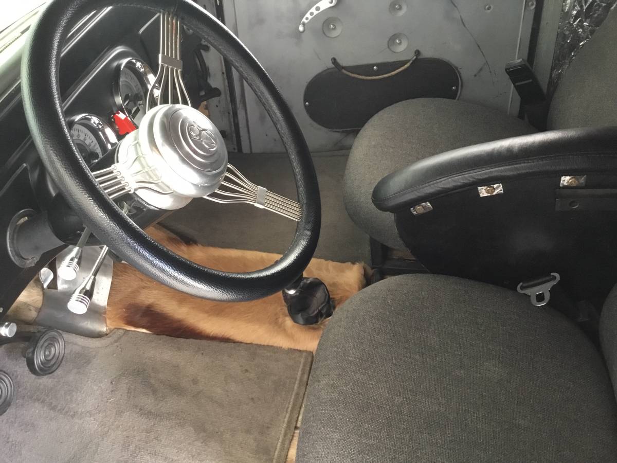 International-harvester-pu-1934-silver-5