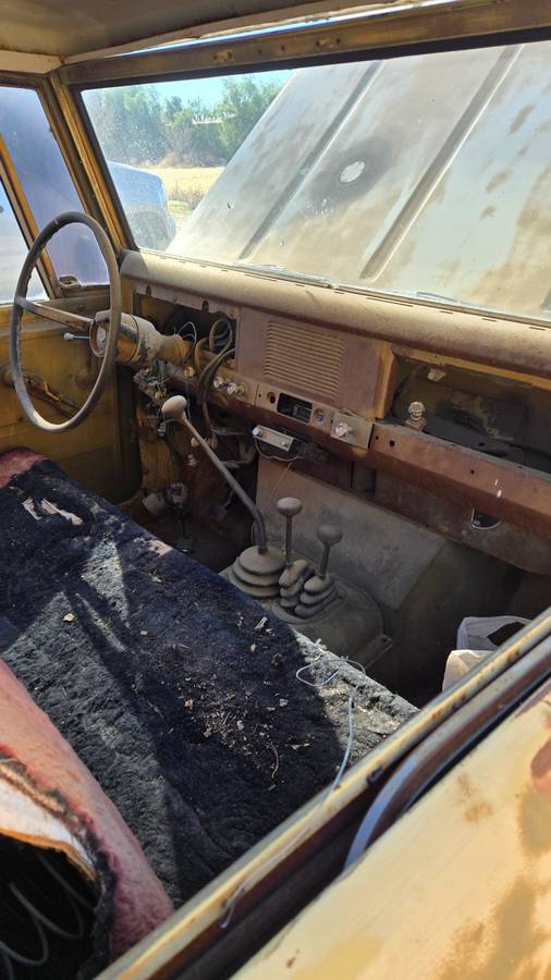 International-scout-1965-brown-5