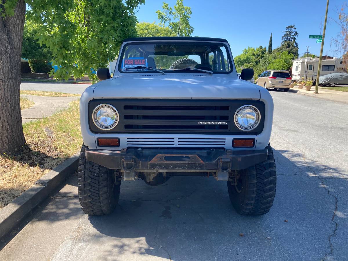 International-scout-2-1972-grey-3