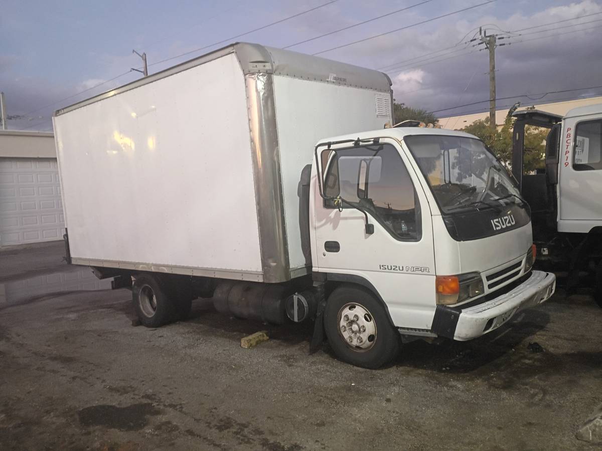 Isuzu-npr-diesel-1995-white-1