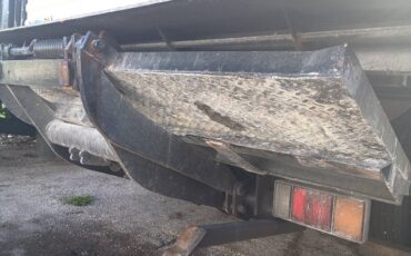 Isuzu-npr-diesel-1995-white-3