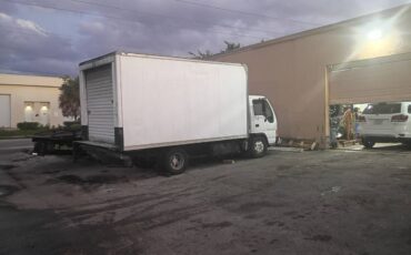 Isuzu-npr-diesel-1995-white