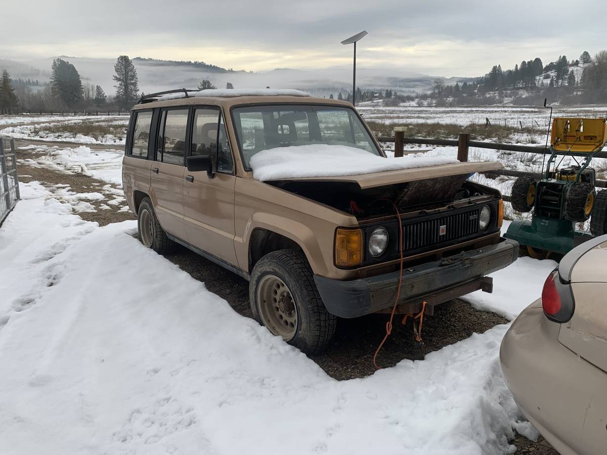 Isuzu-trooper-1986-brown-2