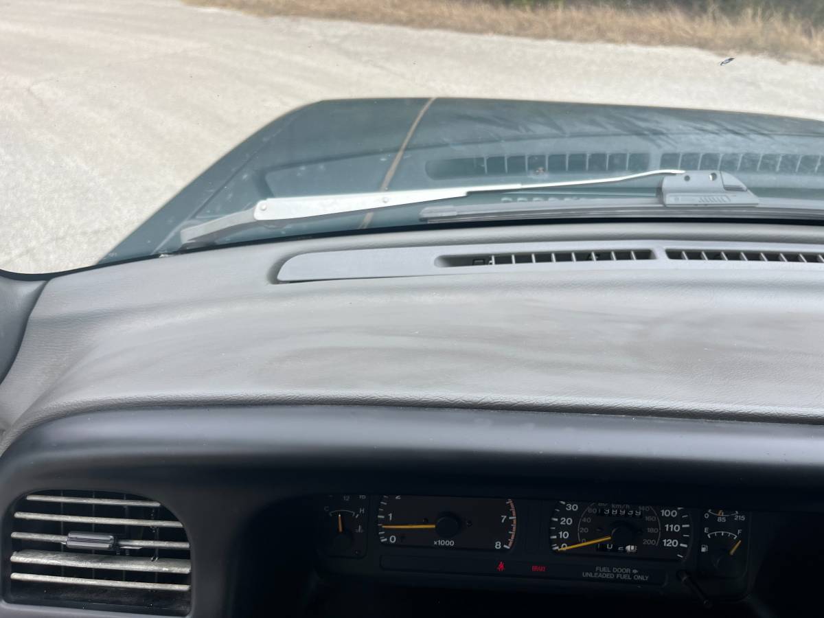 Isuzu-trooper-1995-green-16