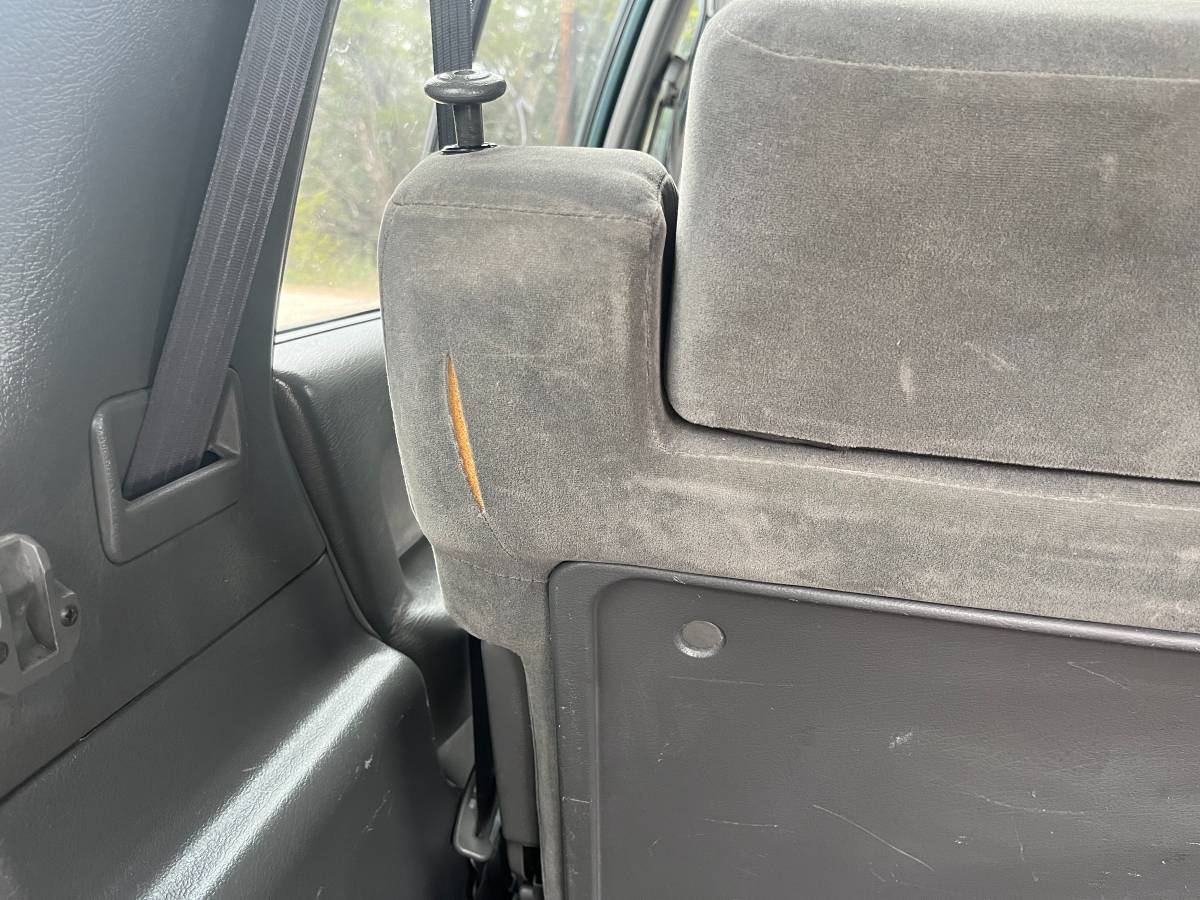 Isuzu-trooper-1995-green-18