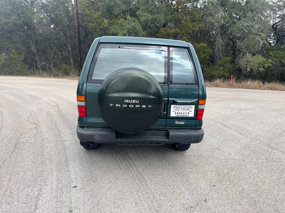 Isuzu-trooper-1995-green-3