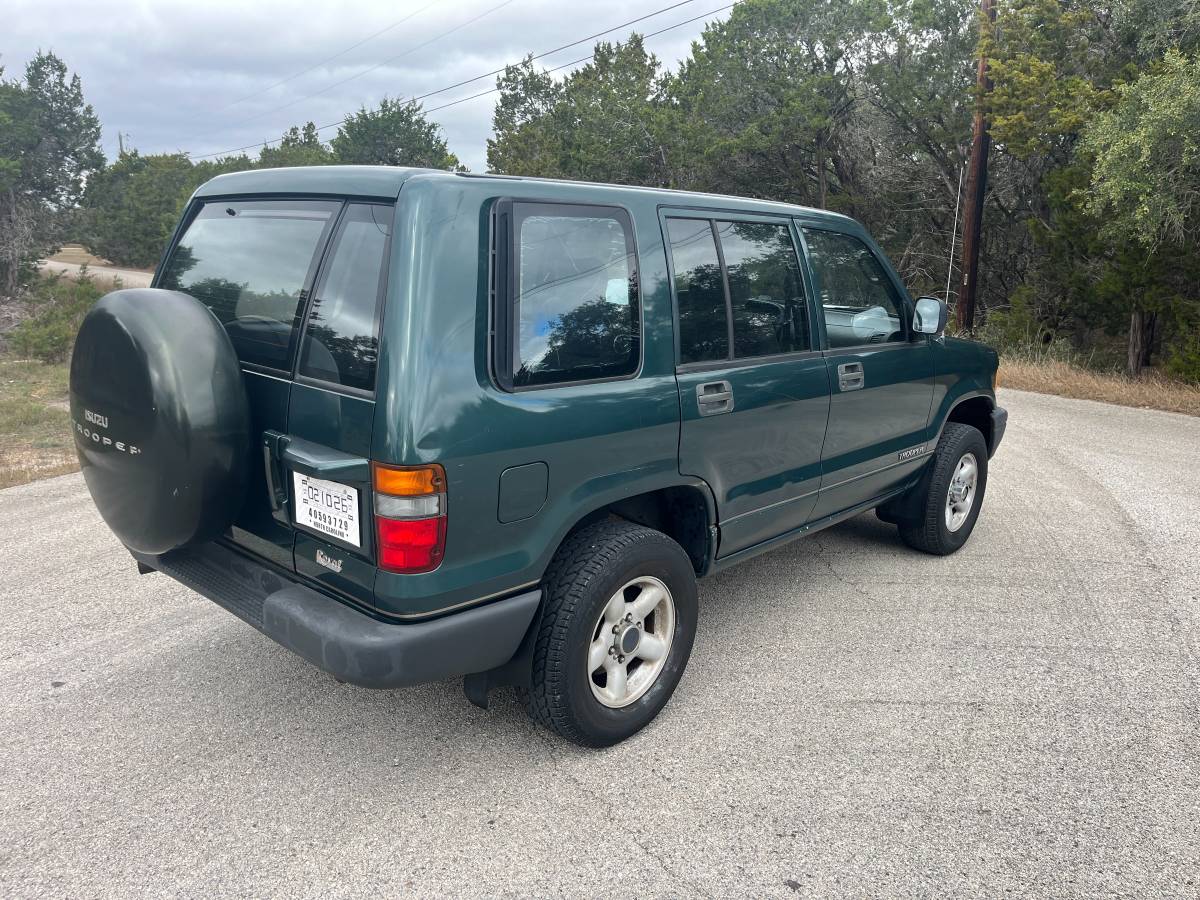 Isuzu-trooper-1995-green-5